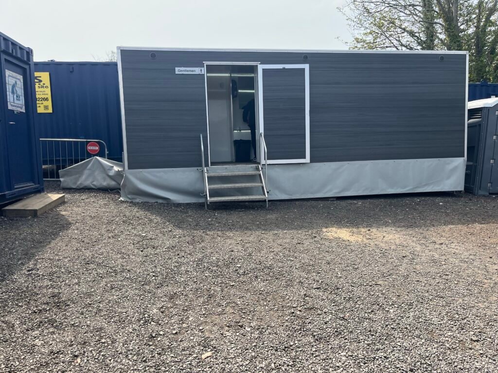 Luxury toilet hire